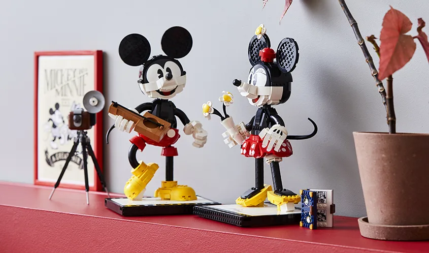 Mickey Mouse & Minnie Mouse Buildable Characters | Source: The LEGO Group