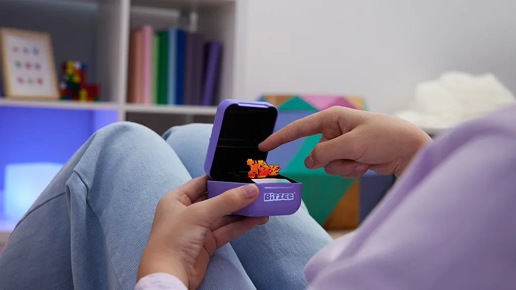 Spin Master Unveils New Interactive Digital Pet Bitzee - The Toy Book