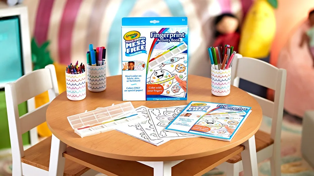  Crayola Art Activity Set, Mess Free Craft Kit for Kids