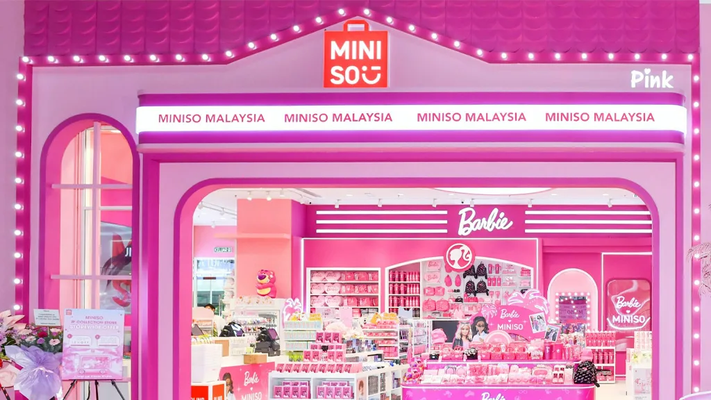名创优品在马来西亚开设全新芭比 IP 系列店 名创优品在马来西亚开设全新芭比 IP 系列店