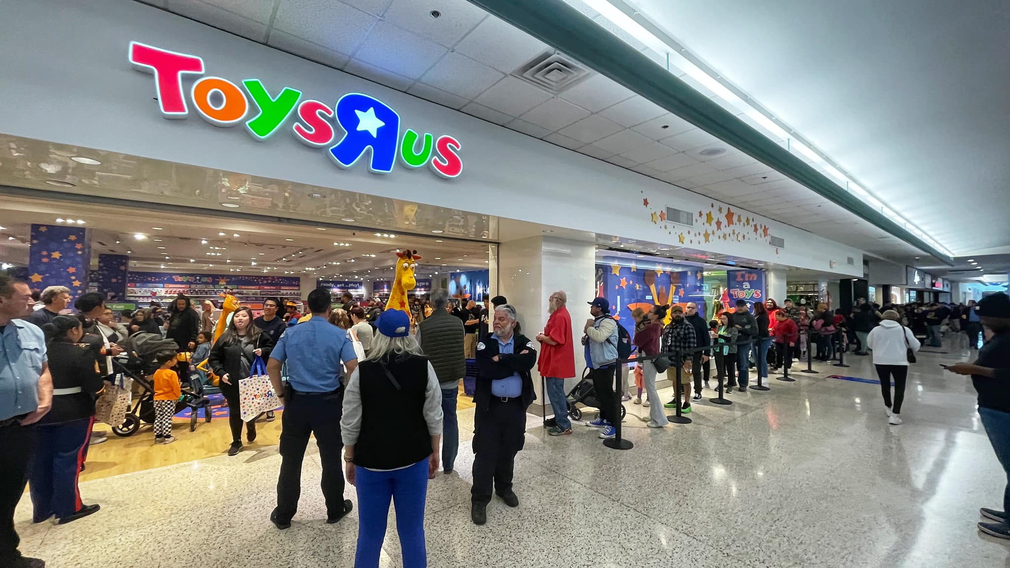 Play R Us Unscripted Playtime: 'Toys “R” Us Family Faceoff' in Development from ...