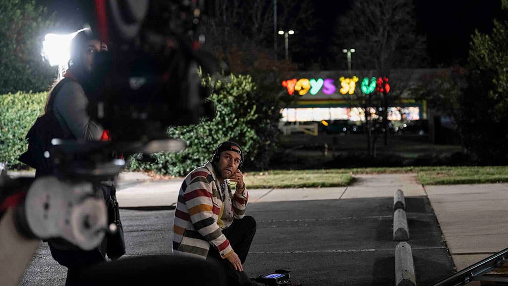 Director Derek Cianfrance on the set of "Roofman." | Source: Paramount Pictures