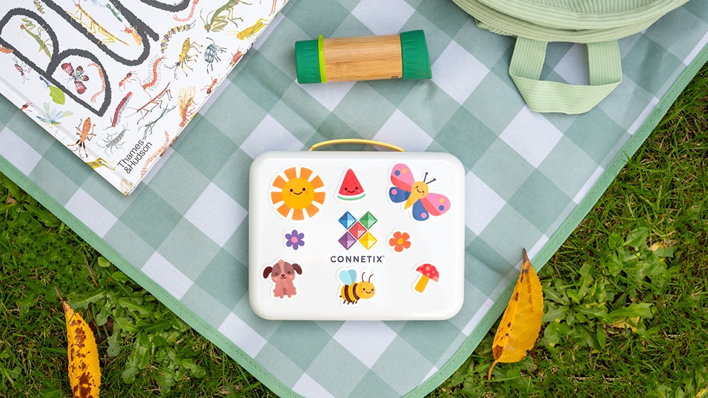 Make mini masterpieces with this CONNETIX travel pack. | Source: Brave Toys