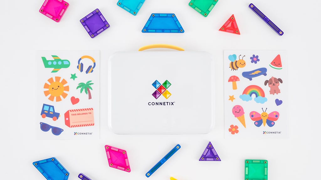 Make mini masterpieces with this CONNETIX travel pack. | Source: Brave Toys