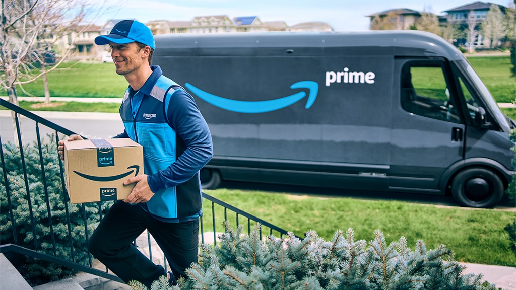 An Amazon driver delivers a package. | Source: Amazon